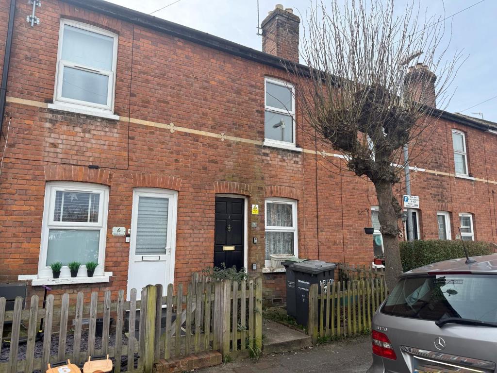 Lot: 114 - MID-TERRACE HOUSE FOR IMPROVEMENT - Front of property